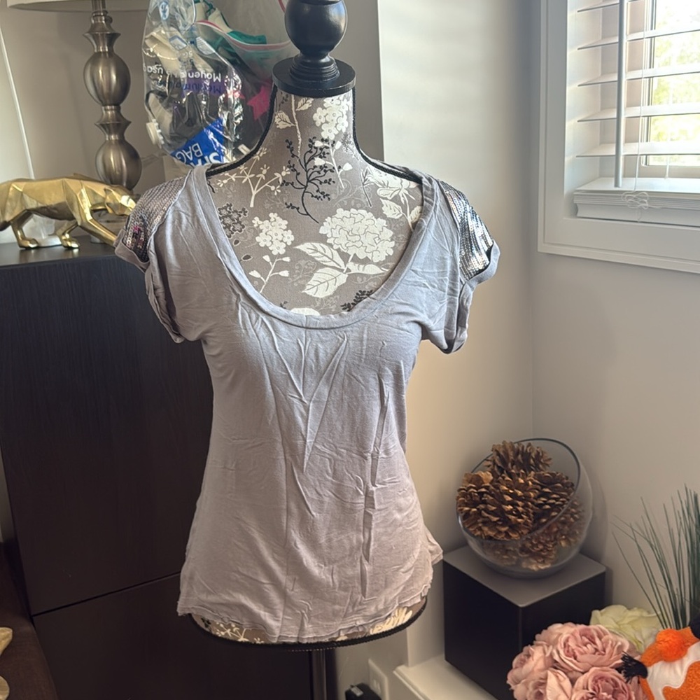 Love on a Hanger Gray Asymmetrical Cap Sleeve Tee